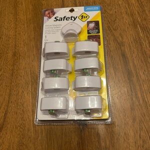 Safety 1st Magnetic Locking System - White
